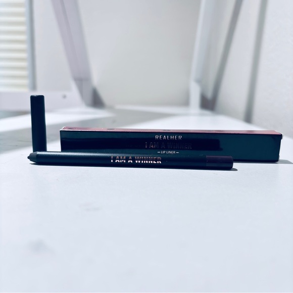 💄 REALHER — Lip Liner in I Am A Winner (deep purple) - Picture 1 of 5